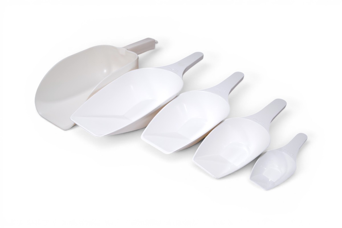 Plastic Scoop 1 Plastic Scoop